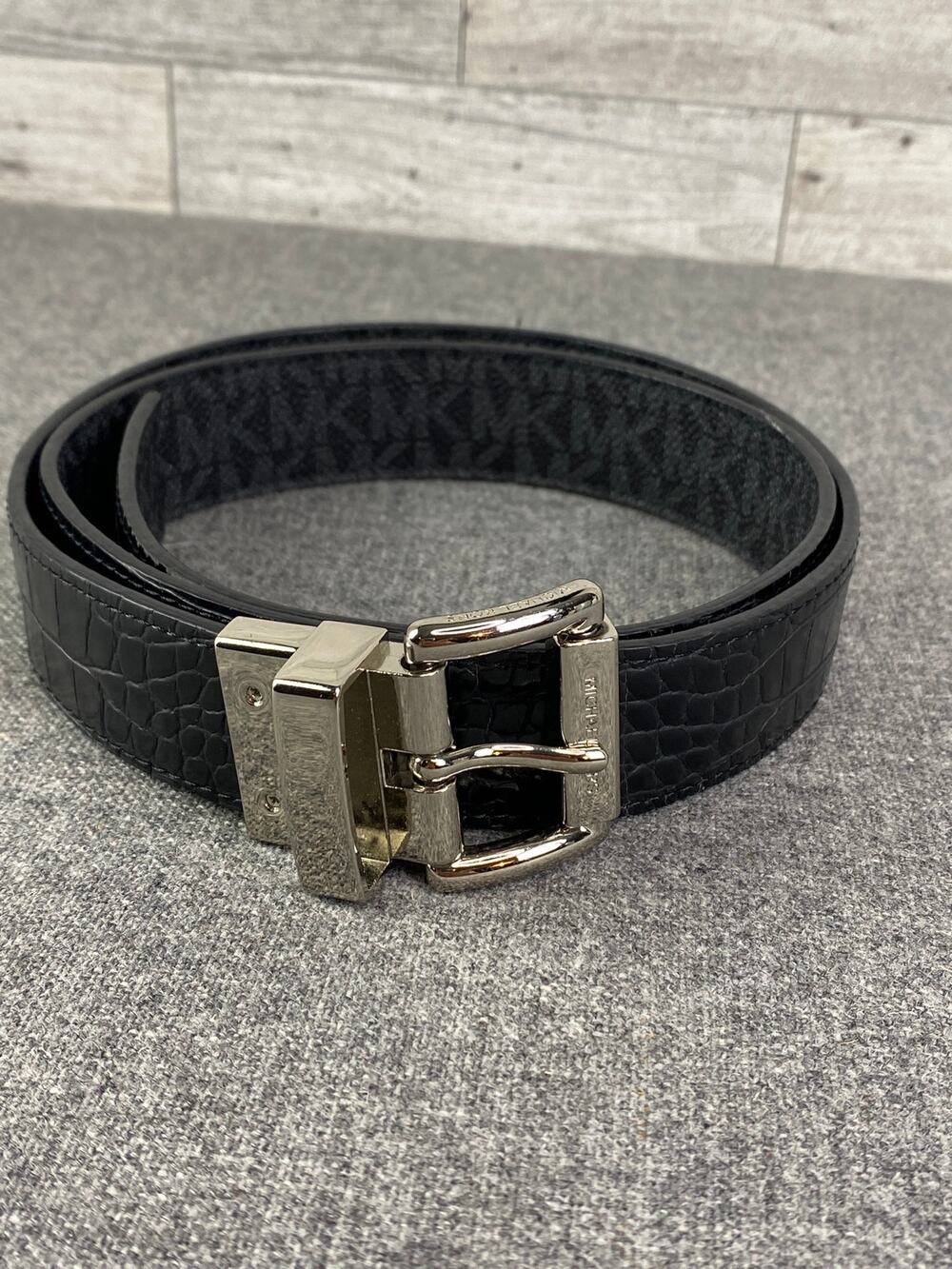 MICHAEL KORS Reversible Mens Belt Size 40 Black Croc Embossed Leather